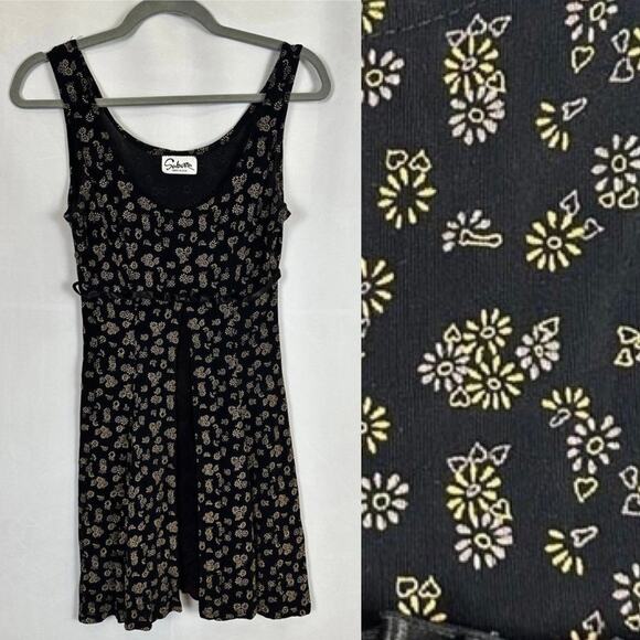 Sabora Dresses & Skirts - Vintage Floral Mini Dress